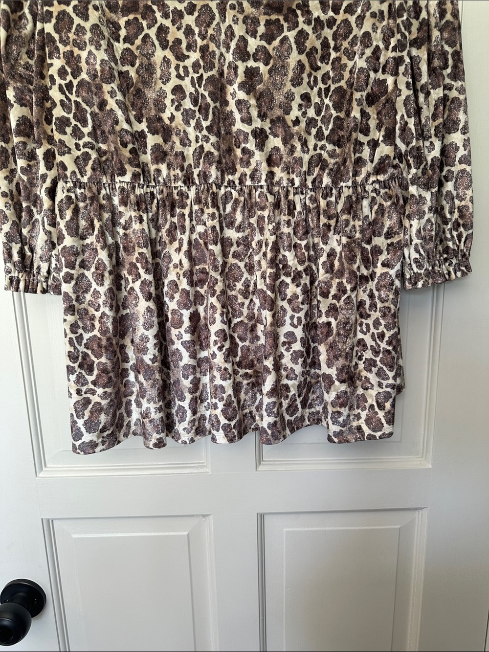 Cato Brown & White Leopard-Print V-Neck Velvety Tunic Top Size XL - Picture 4 of 15